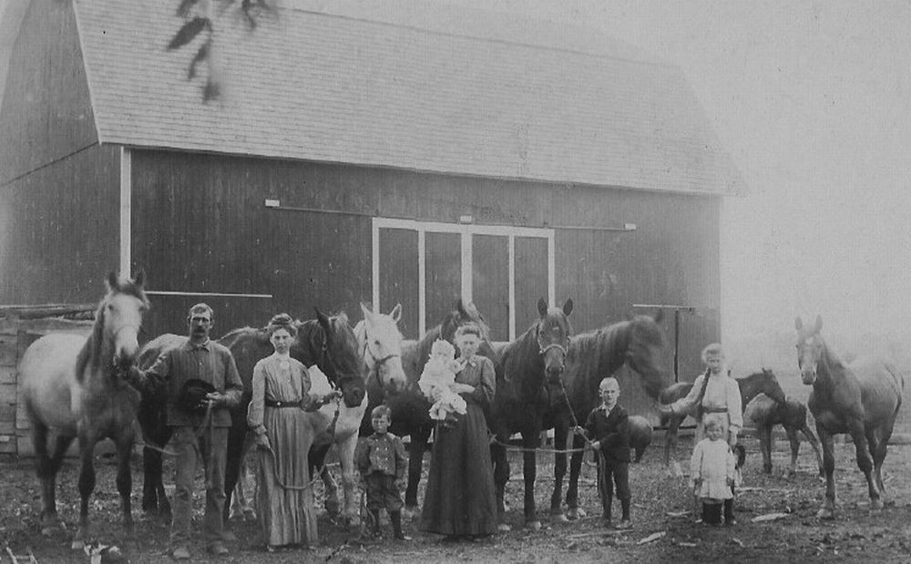 1908 Fred N Randall family on their farm